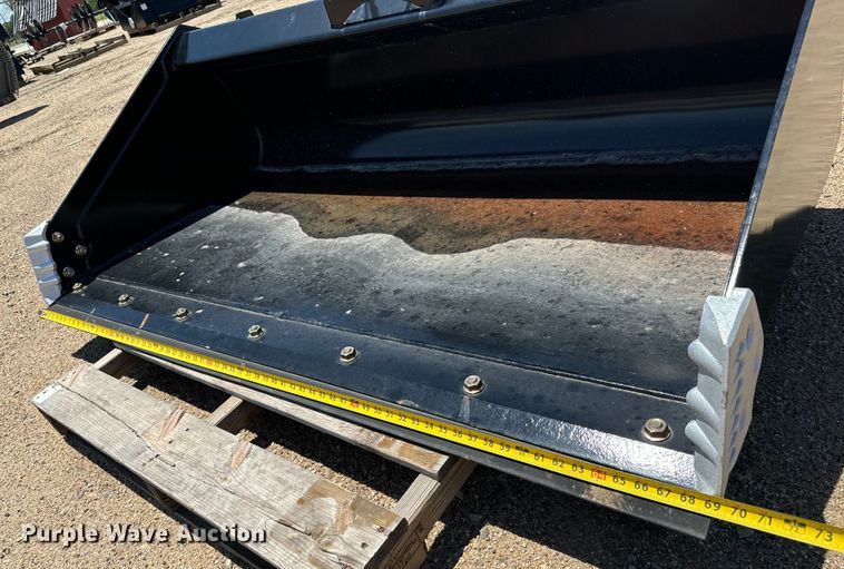 image for item NL9957 Skid steer bucket