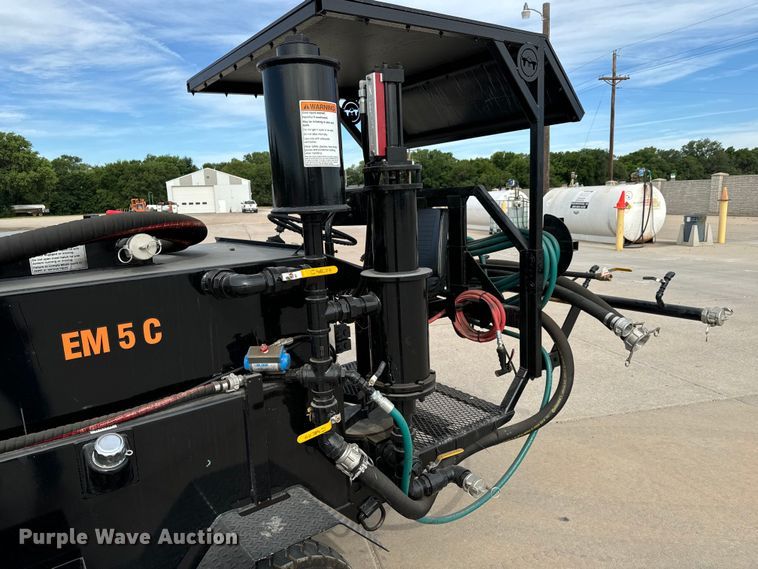 image for item NL9976 2019 Blastcrete DA-350 Seal coat applicator 