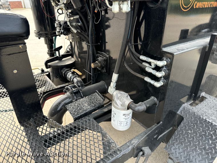 image for item NL9976 2019 Blastcrete DA-350 Seal coat applicator 