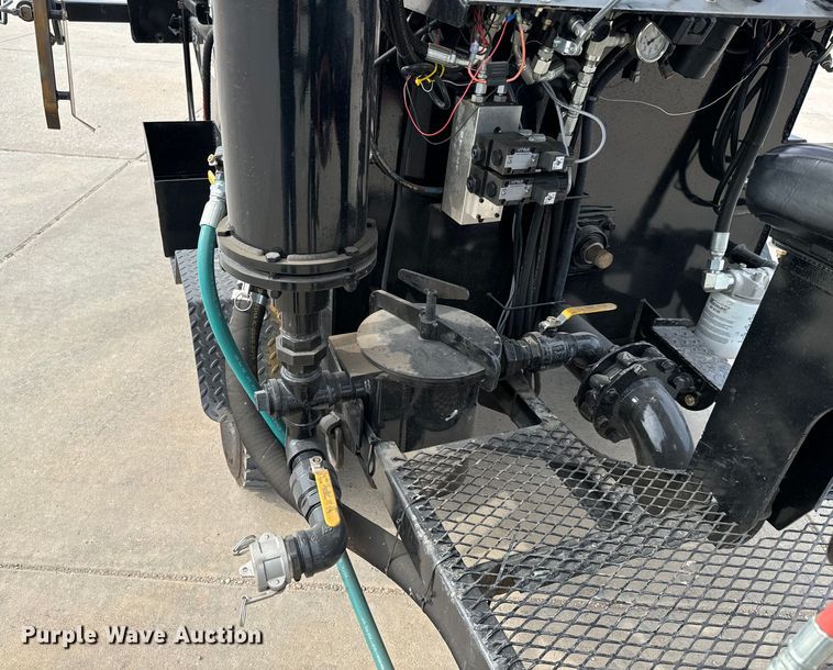 image for item NL9976 2019 Blastcrete DA-350 Seal coat applicator 