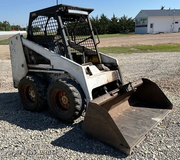 image for item NL9982 1983 Bobcat 743 skid steer loader