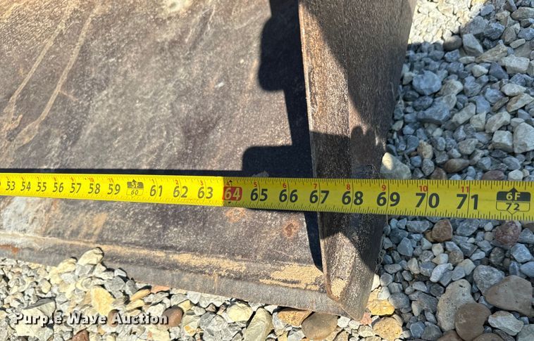 image for item NL9982 1983 Bobcat 743 skid steer loader