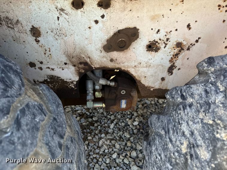 image for item NL9982 1983 Bobcat 743 skid steer loader