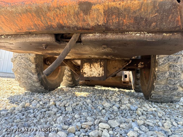 image for item NL9982 1983 Bobcat 743 skid steer loader