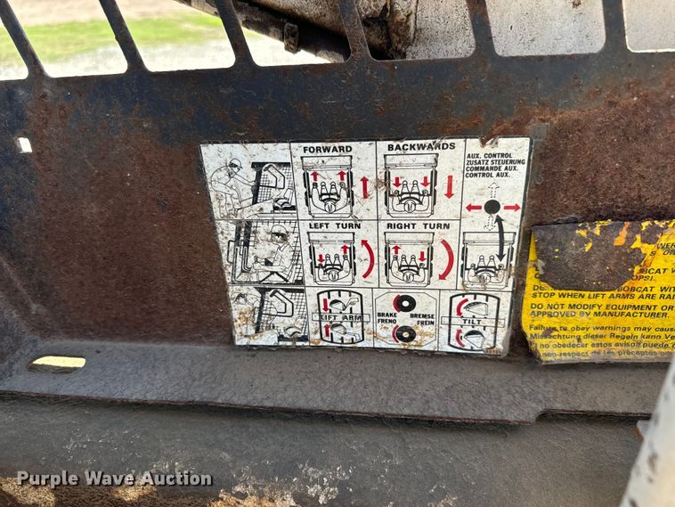 image for item NL9982 1983 Bobcat 743 skid steer loader