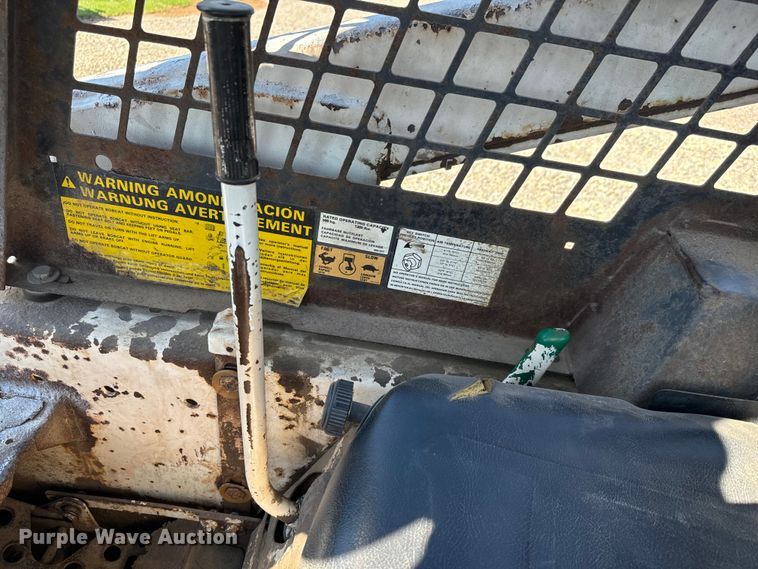 image for item NL9982 1983 Bobcat 743 skid steer loader