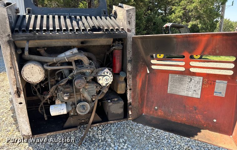 image for item NL9982 1983 Bobcat 743 skid steer loader