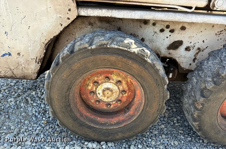 image for item NL9982 1983 Bobcat 743 skid steer loader
