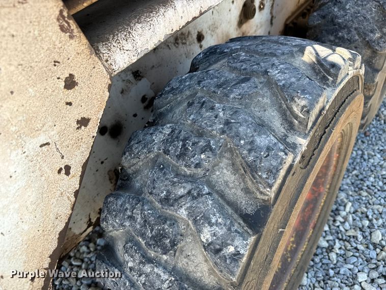 image for item NL9982 1983 Bobcat 743 skid steer loader