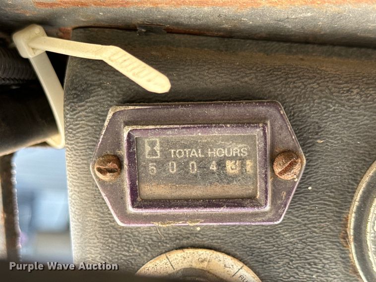 image for item NL9982 1983 Bobcat 743 skid steer loader