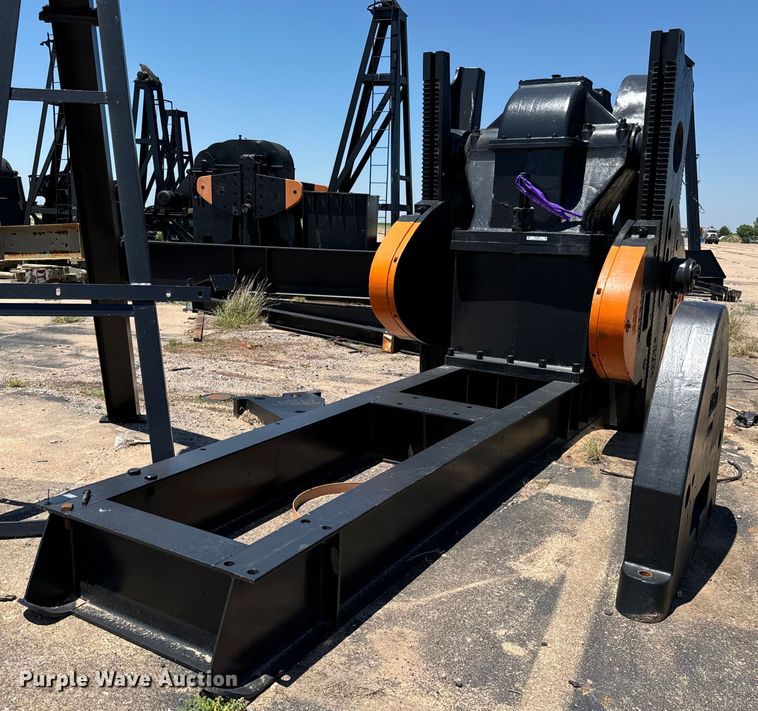 image for item NL9990 Lufkin 320 pump jack