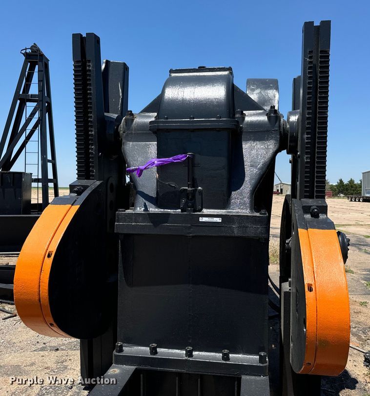 image for item NL9990 Lufkin 320 pump jack