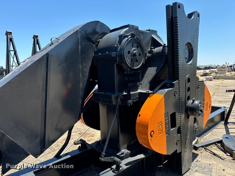 image for item NL9990 Lufkin 320 pump jack