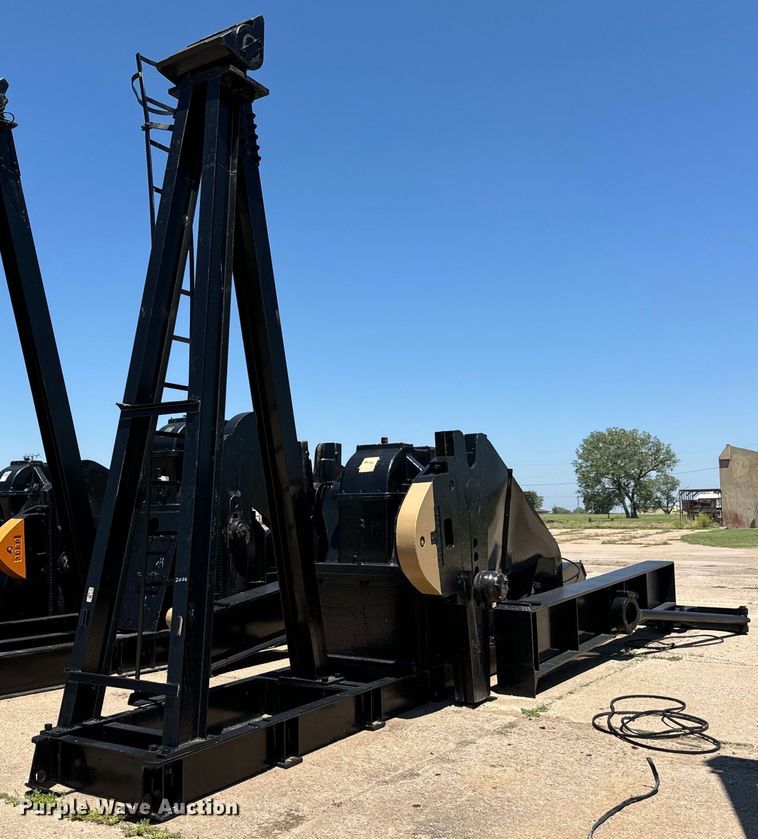 image for item NL9992 Lufkin TC320D  pump jack