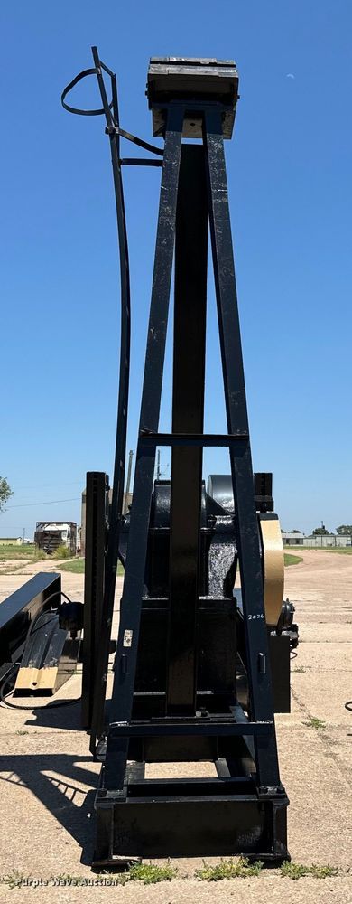 image for item NL9992 Lufkin TC320D  pump jack