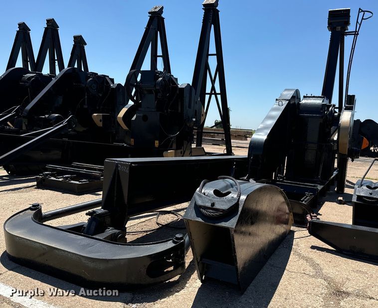 image for item NL9992 Lufkin TC320D  pump jack