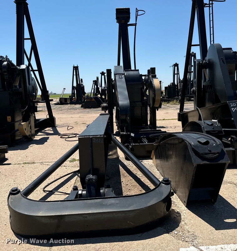 image for item NL9992 Lufkin TC320D  pump jack