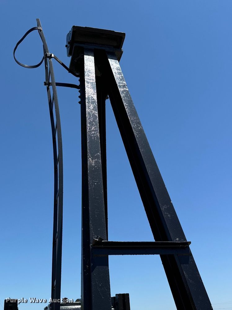 image for item NL9992 Lufkin TC320D  pump jack