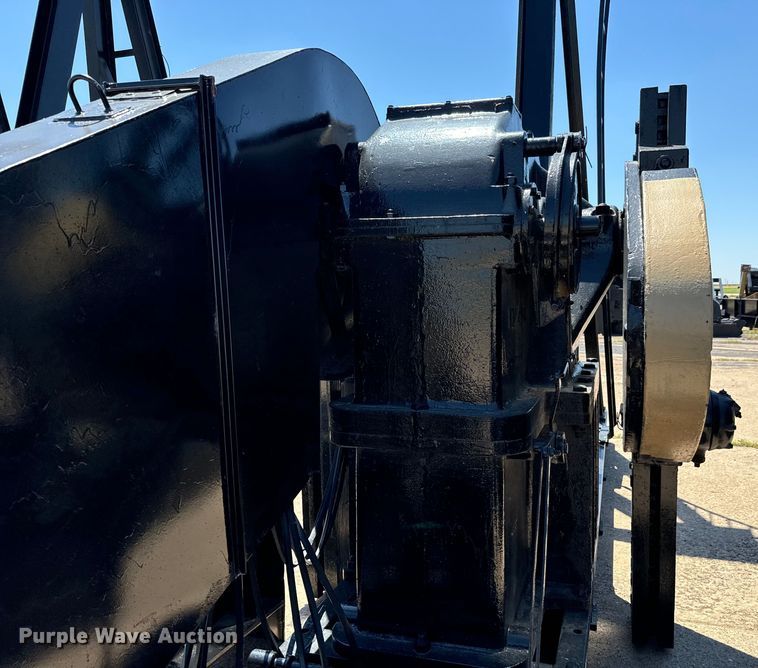 image for item NL9992 Lufkin TC320D  pump jack