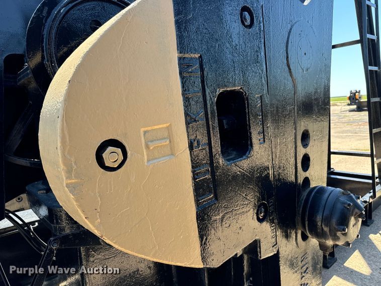 image for item NL9992 Lufkin TC320D  pump jack