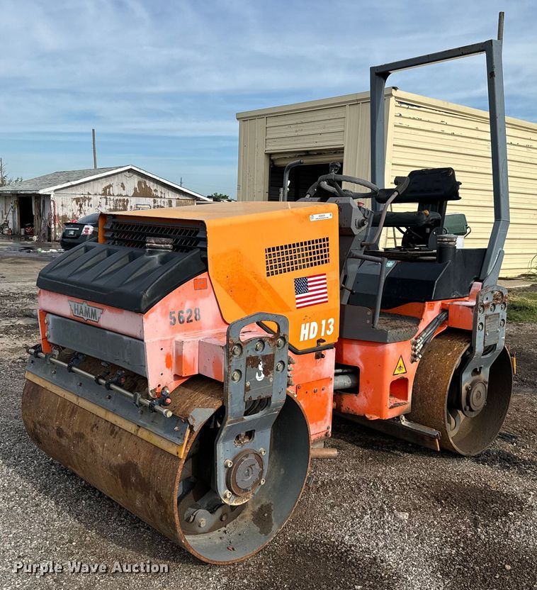 image for item NQ9569 Hamm HD13 double drum roller