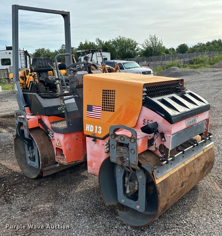 image for item NQ9569 Hamm HD13 double drum roller