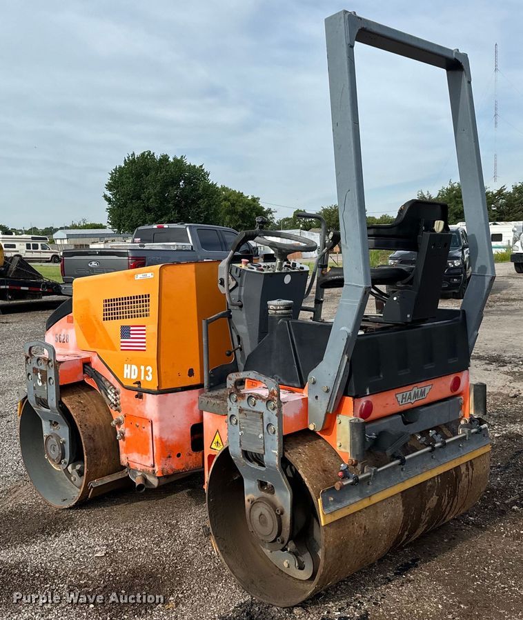 image for item NQ9569 Hamm HD13 double drum roller