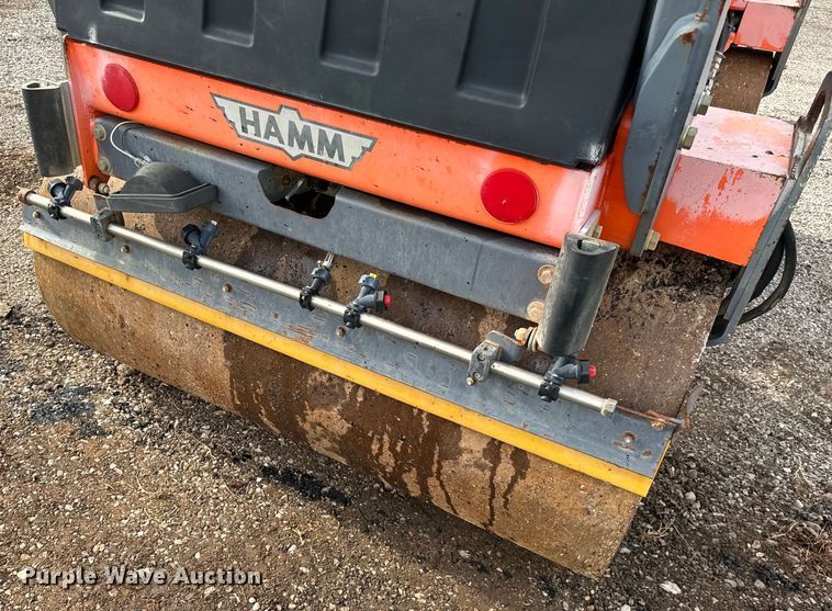 image for item NQ9569 Hamm HD13 double drum roller