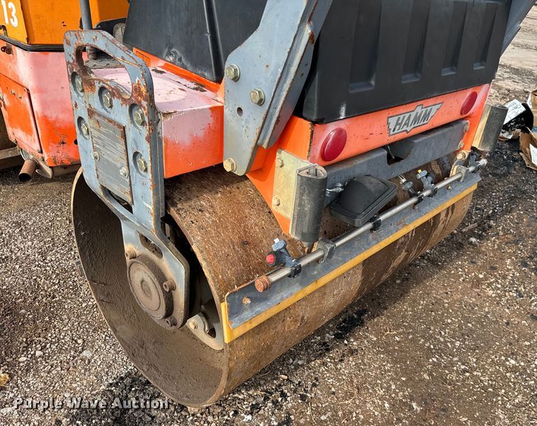 image for item NQ9569 Hamm HD13 double drum roller