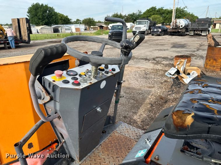 image for item NQ9569 Hamm HD13 double drum roller