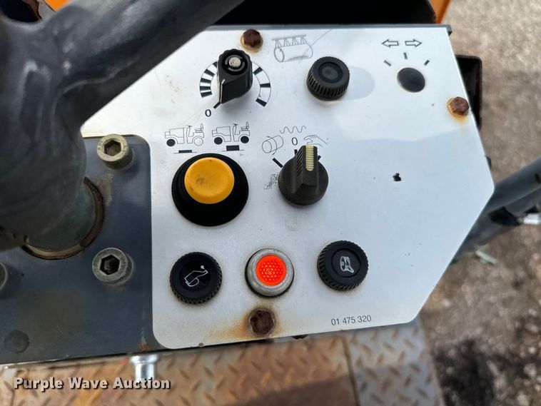 image for item NQ9569 Hamm HD13 double drum roller