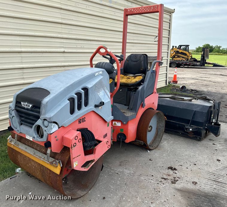 image for item NQ9570 2011 Hamm HD10C double drum roller