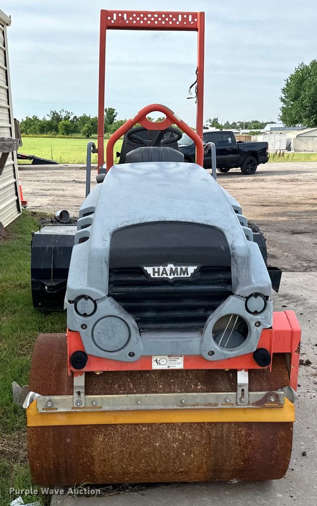 image for item NQ9570 2011 Hamm HD10C double drum roller