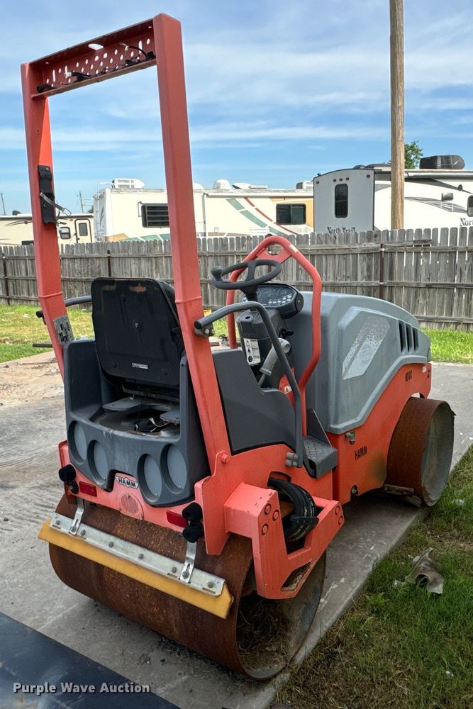 image for item NQ9570 2011 Hamm HD10C double drum roller