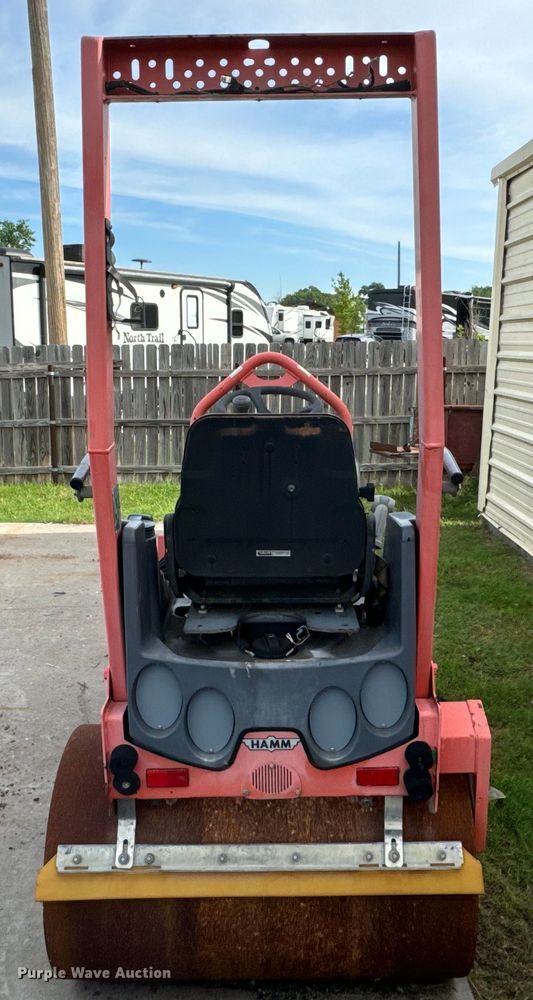 image for item NQ9570 2011 Hamm HD10C double drum roller