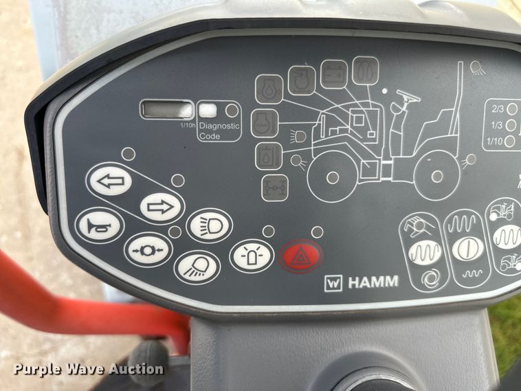 image for item NQ9570 2011 Hamm HD10C double drum roller