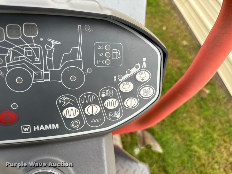 image for item NQ9570 2011 Hamm HD10C double drum roller