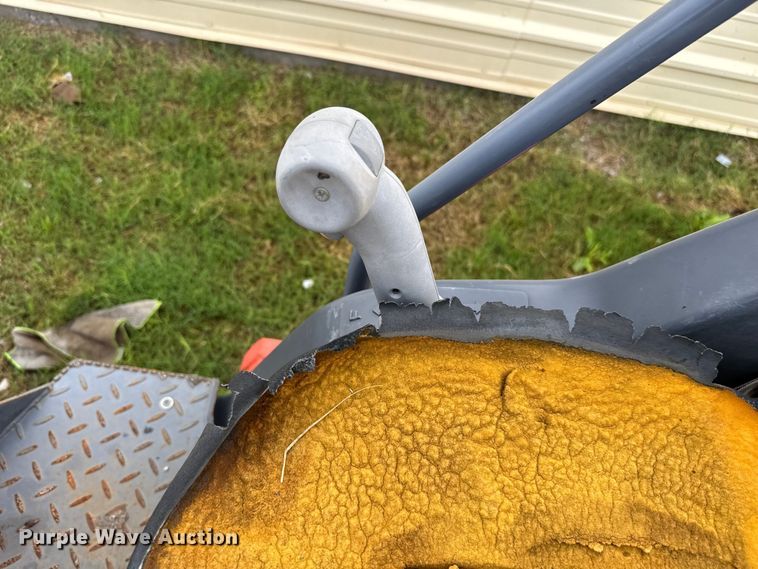 image for item NQ9570 2011 Hamm HD10C double drum roller