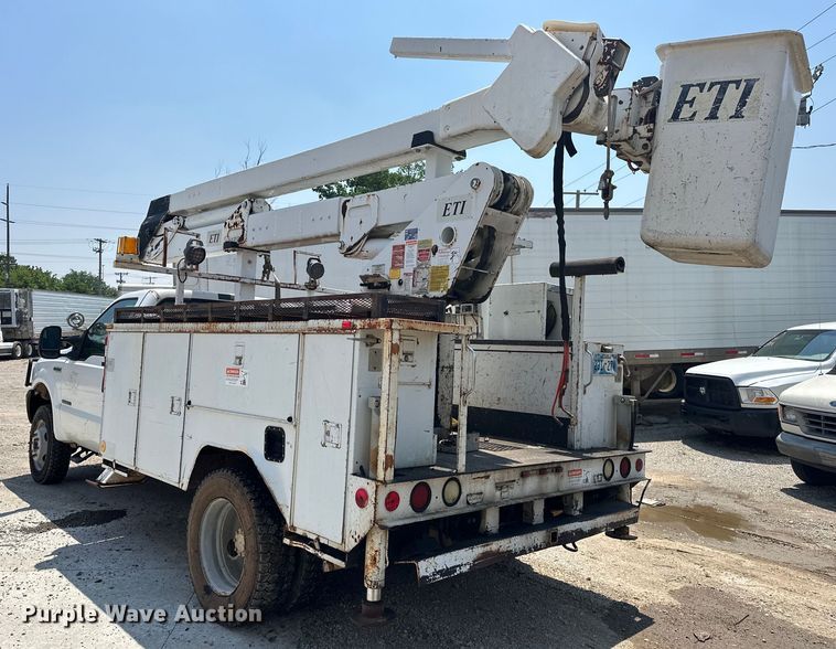 image for item NR9910 2003 Ford F350 Super Duty bucket truck