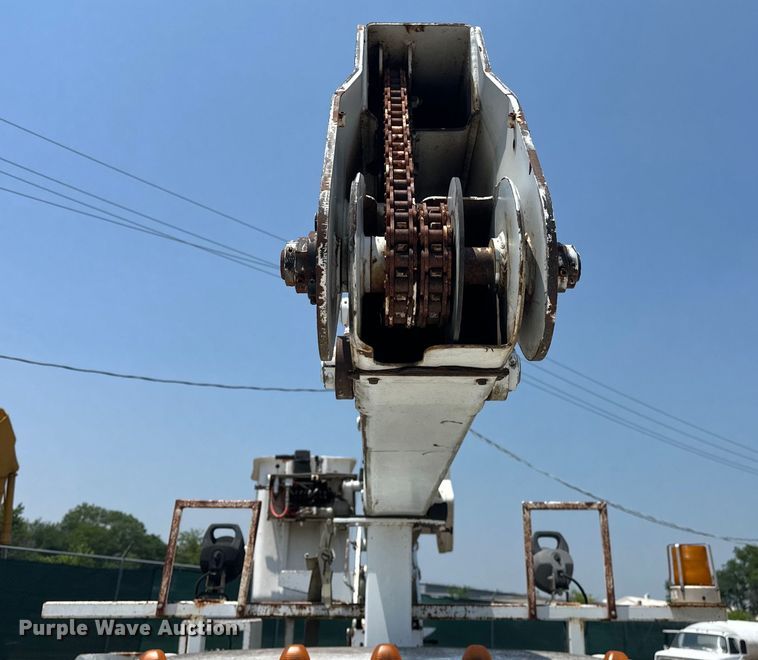 image for item NR9910 2003 Ford F350 Super Duty bucket truck