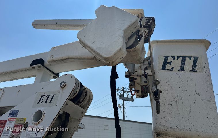 image for item NR9910 2003 Ford F350 Super Duty bucket truck