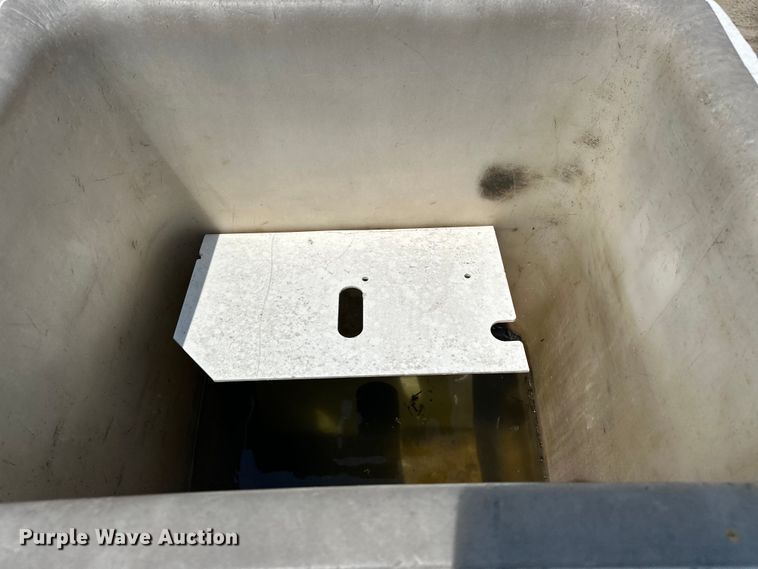 image for item NR9910 2003 Ford F350 Super Duty bucket truck