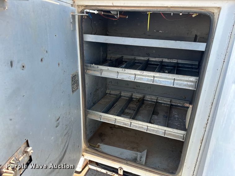 image for item NR9910 2003 Ford F350 Super Duty bucket truck