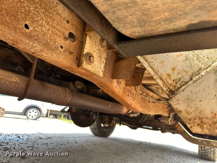 image for item NR9910 2003 Ford F350 Super Duty bucket truck