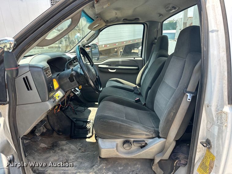 image for item NR9910 2003 Ford F350 Super Duty bucket truck