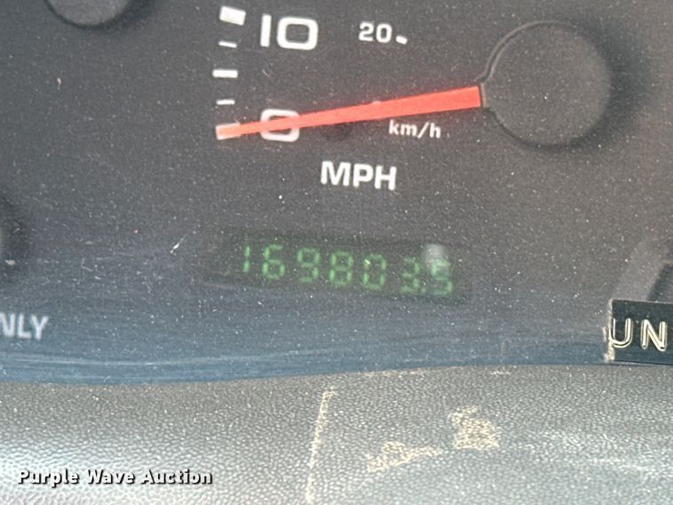 image for item NR9910 2003 Ford F350 Super Duty bucket truck