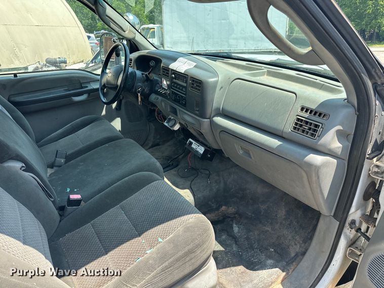 image for item NR9910 2003 Ford F350 Super Duty bucket truck