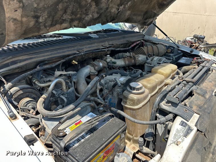 image for item NR9910 2003 Ford F350 Super Duty bucket truck