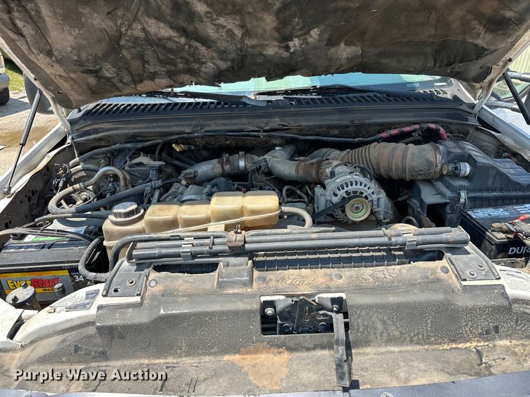 image for item NR9910 2003 Ford F350 Super Duty bucket truck