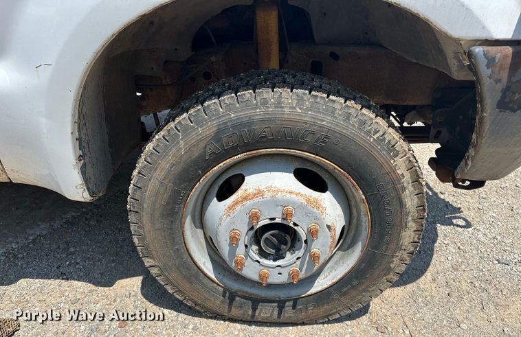 image for item NR9910 2003 Ford F350 Super Duty bucket truck